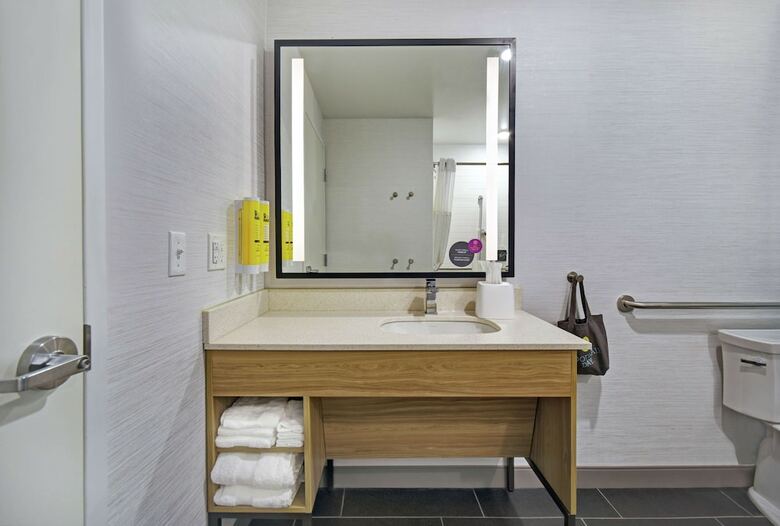Hotel Tru By Hilton Grand Rapids Airport