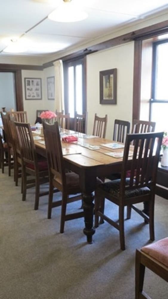 Bed & Breakfast Tophouse Historic Inn