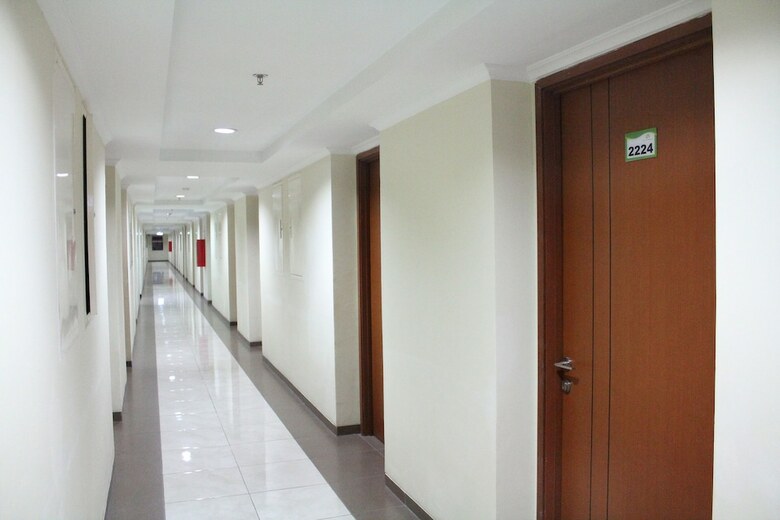Hostal Oyo 266 Margonda Residence 5