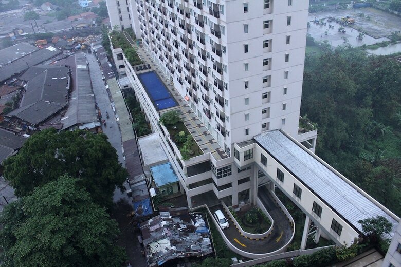 Hostal Oyo 266 Margonda Residence 5