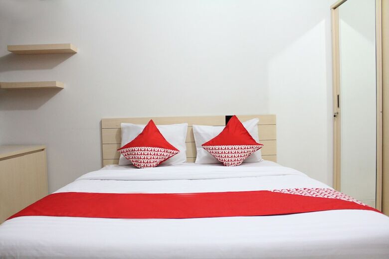 Hostal Oyo 266 Margonda Residence 5