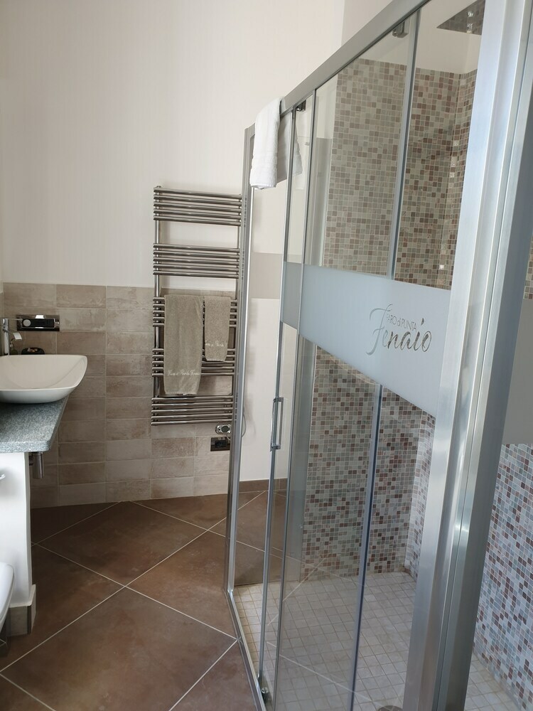 Bed & Breakfast Resort Faro Di Punta Fenaio
