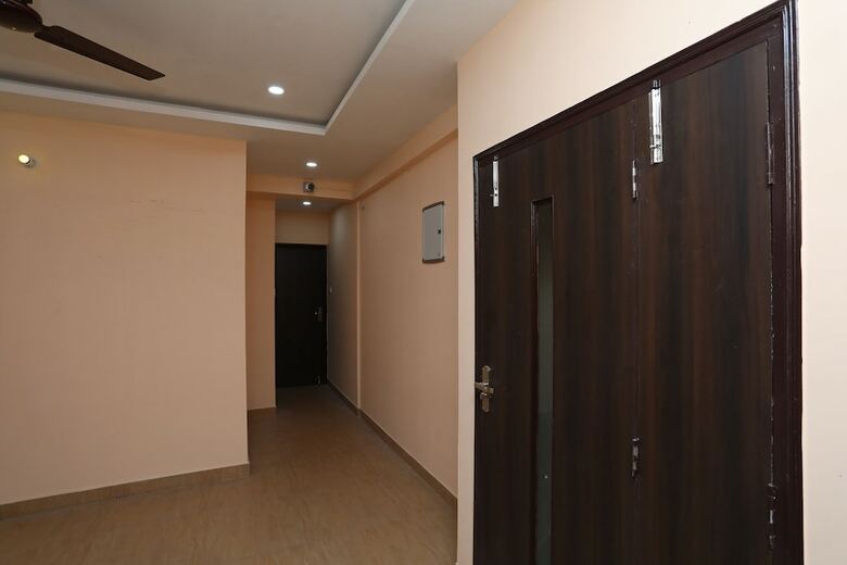 Hotel Oyo 17376 Hummingbird Inn