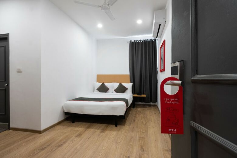 Oyo 20033 Silverkey Hotel Mannat International