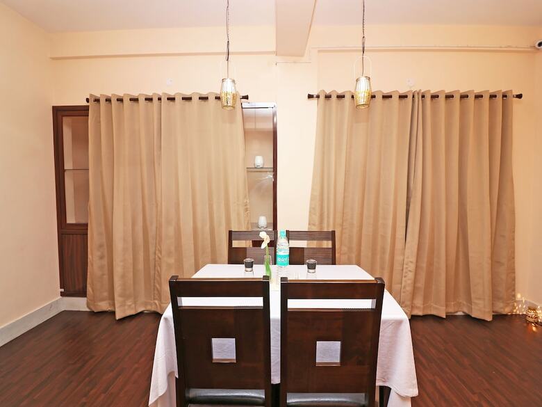 Hotel Oyo 18496 A Retro