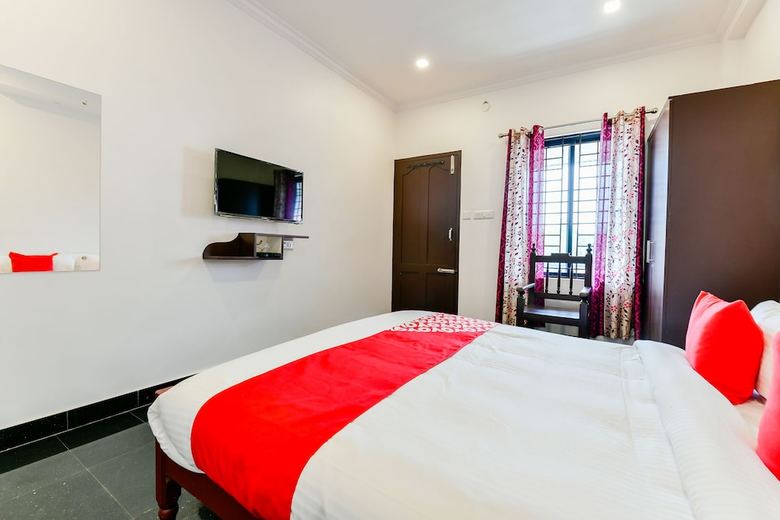 Hotel Oyo 23106 Vattekad Tourist Home