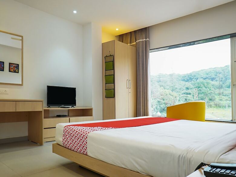 Hotel Oyo 19703 Silver Crest