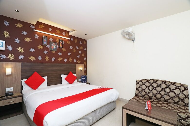 Hotel Oyo 24232 Mj International