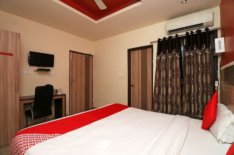 Hotel Oyo 24232 Mj International