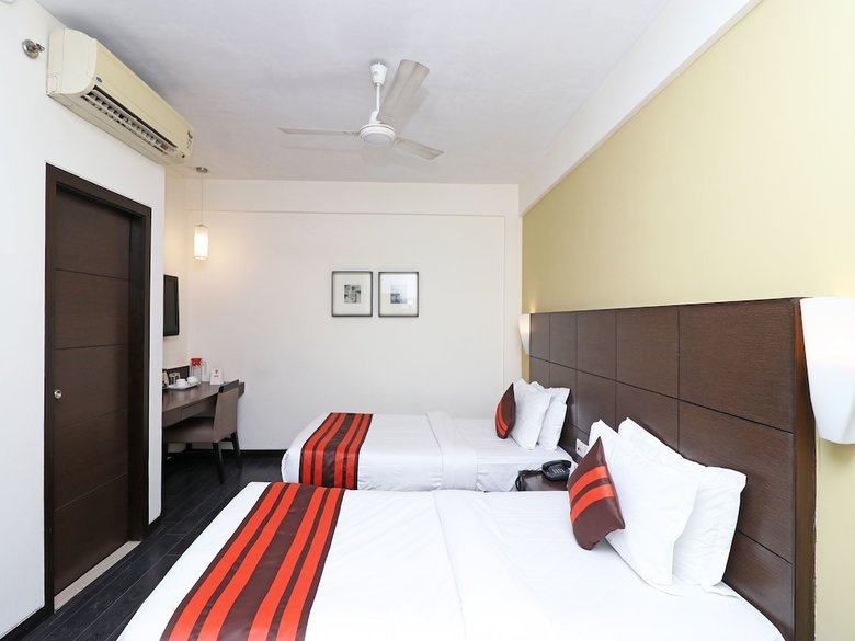 Apartamentos Oyo 24067 Hotel Royal Paradise