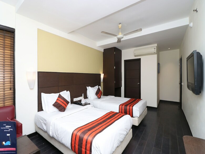 Apartamentos Oyo 24067 Hotel Royal Paradise