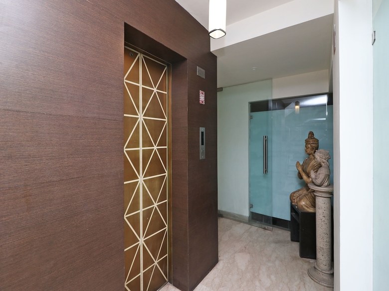 Apartamentos Oyo 24067 Hotel Royal Paradise
