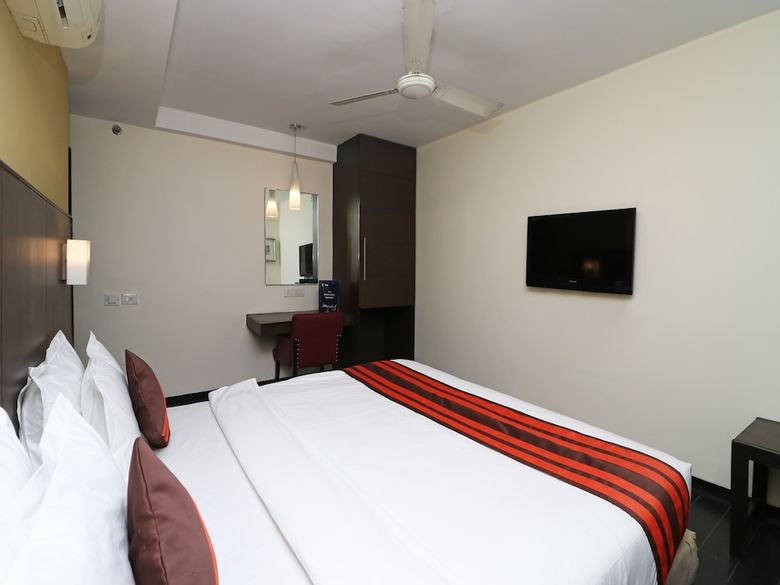 Apartamentos Oyo 24067 Hotel Royal Paradise