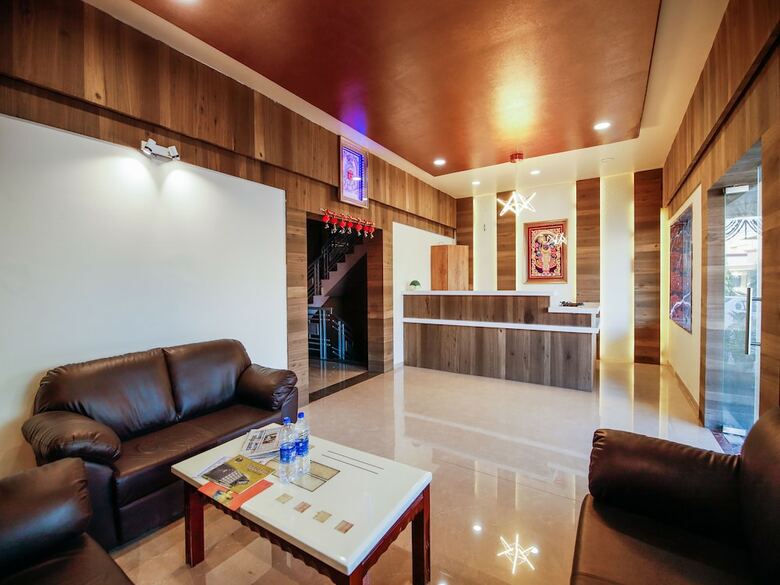Hotel Oyo 24105 Metro