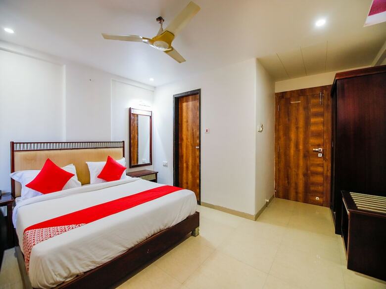 Hotel Oyo 24105 Metro