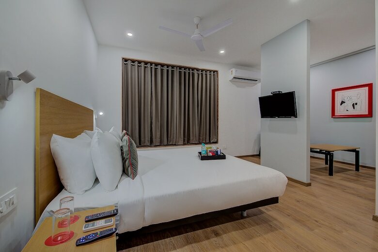 Hotel Oyo Townhouse 046 Khar West Station