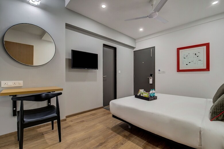 Hotel Oyo Townhouse 046 Khar West Station