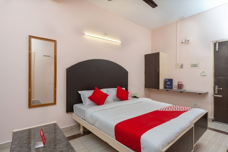 Oyo 16749 Hotel Paris