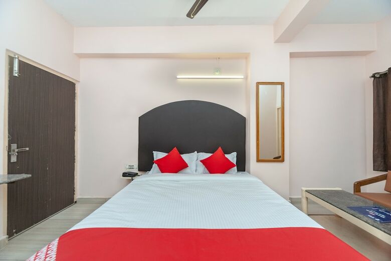 Oyo 16749 Hotel Paris