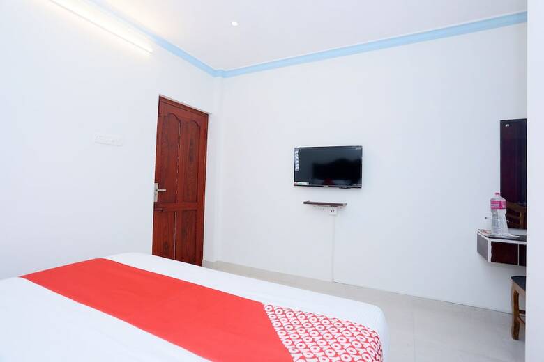 Hotel Oyo 22008 Jrj Suites