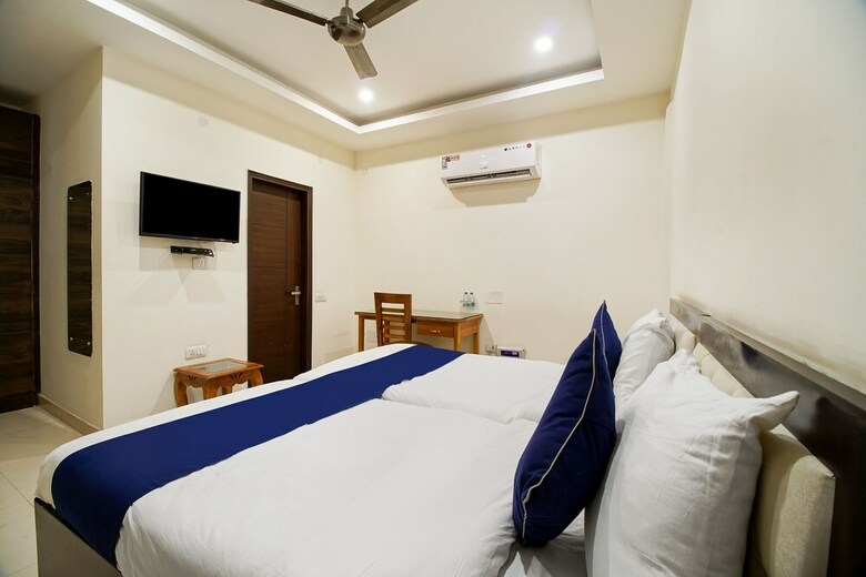 Hotel Oyo 20024 Silverkey Golf Course Road