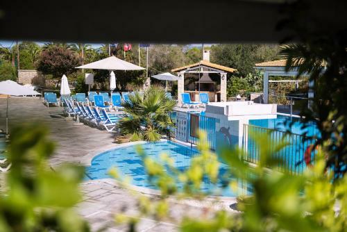 Kavos Plaza Hotel