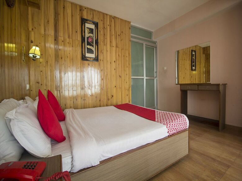 Hotel Oyo 17067 Maitreya Guest House