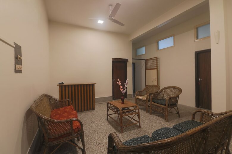 Hotel Oyo 16396 Riverview Guest House