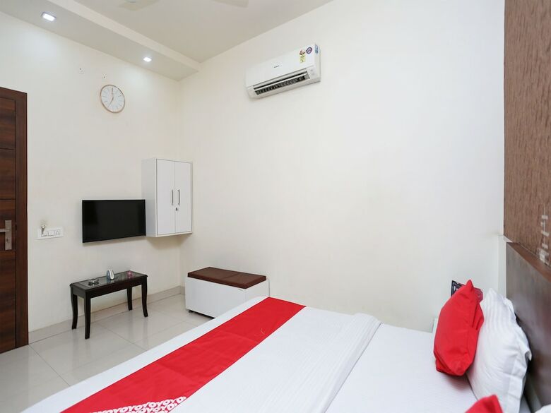 Oyo 17280 Hotel Shivaay