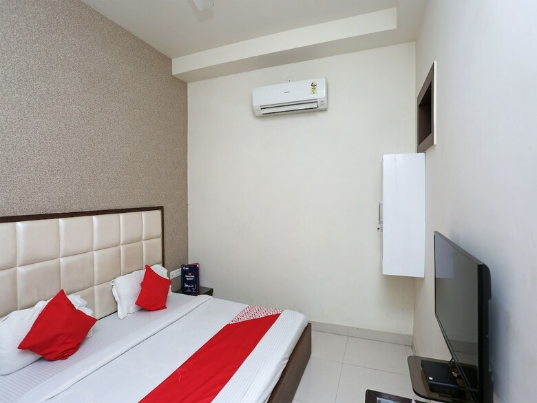 Oyo 17280 Hotel Shivaay