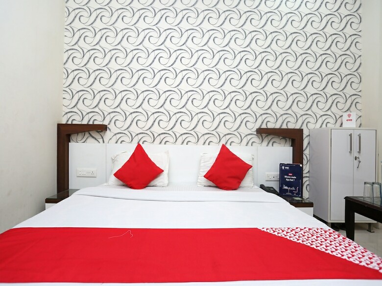 Oyo 17280 Hotel Shivaay