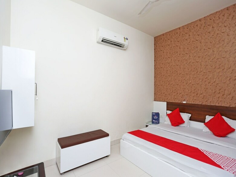 Oyo 17280 Hotel Shivaay