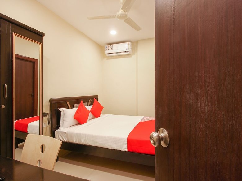 Hotel Oyo 14266 Flagship Serilingampally