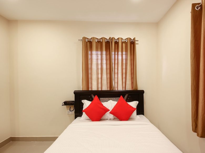 Hotel Oyo 14266 Flagship Serilingampally