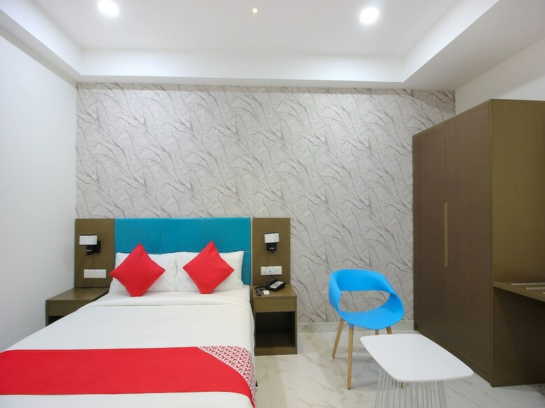 Hotel Oyo 13219 Sri Rama Excellency