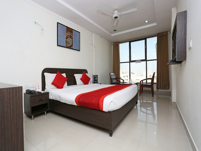 Oyo Flagship 15233 Hotel G7