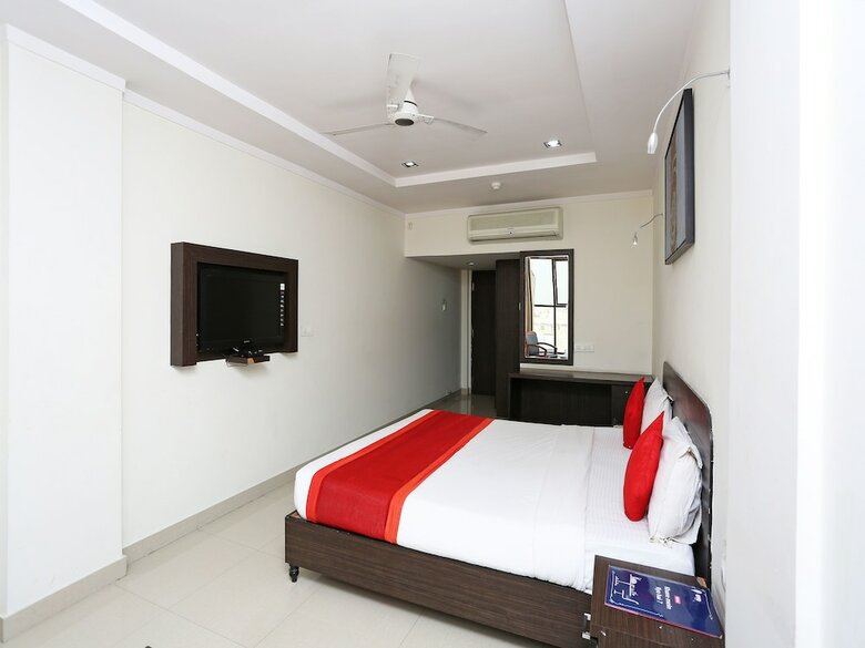 Oyo Flagship 15233 Hotel G7