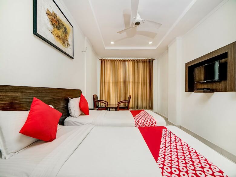 Oyo Flagship 15233 Hotel G7