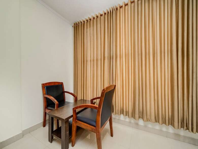 Oyo Flagship 15233 Hotel G7