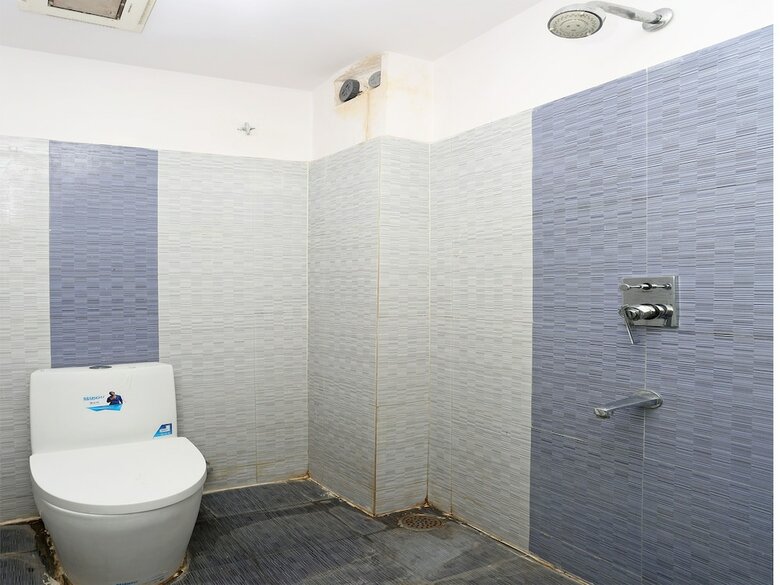 Oyo Flagship 15233 Hotel G7