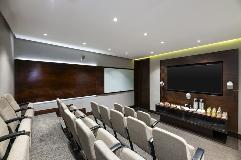 Aparthotel 93 Luxury Suites & Residences