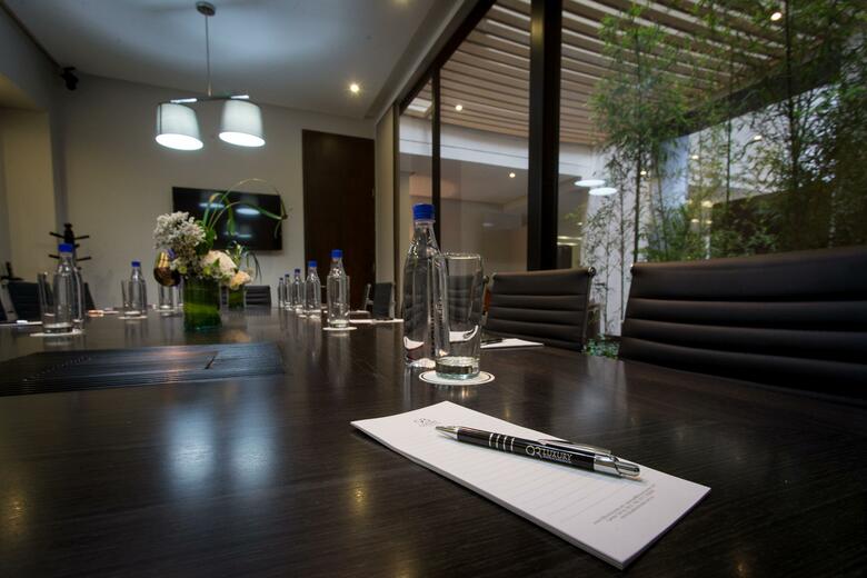 Aparthotel 93 Luxury Suites & Residences