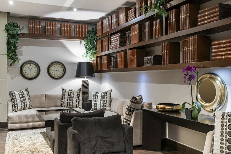 Aparthotel 93 Luxury Suites & Residences