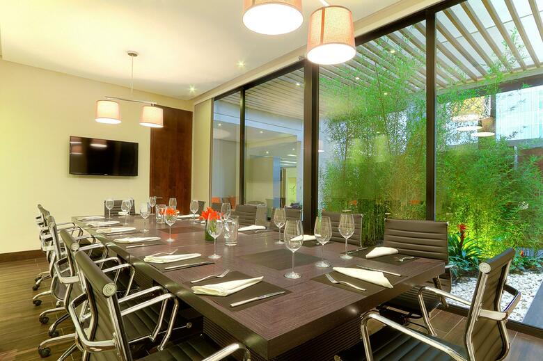 Aparthotel 93 Luxury Suites & Residences