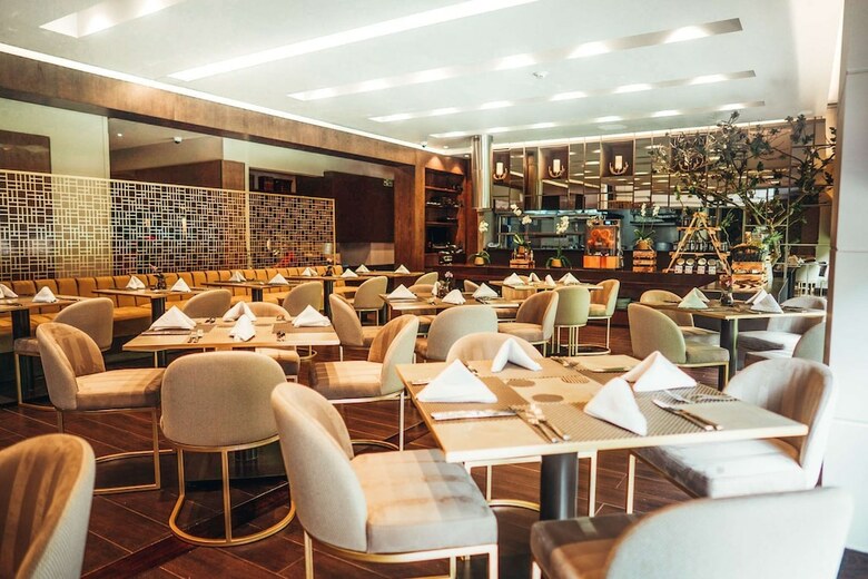 Aparthotel 93 Luxury Suites & Residences