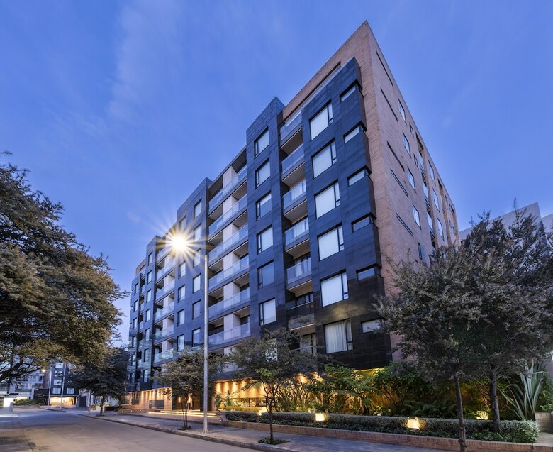 Aparthotel 93 Luxury Suites & Residences