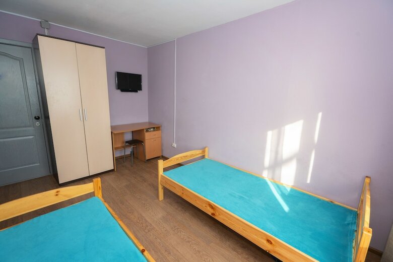 Hostal Breeze Hotel - Hostel