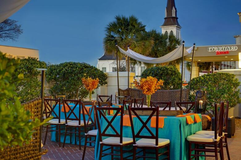 Hotel Courtyard Charleston Historic District