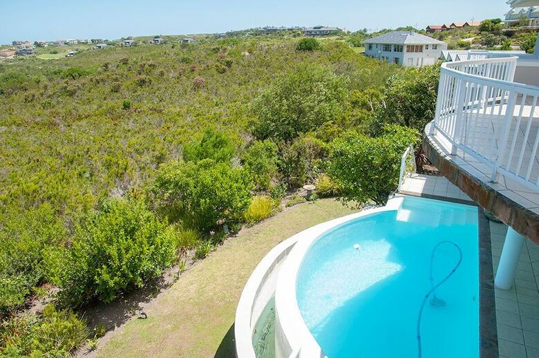 Villa 8 Sheerline