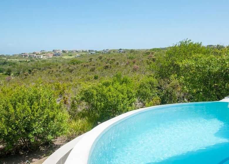 Villa 8 Sheerline